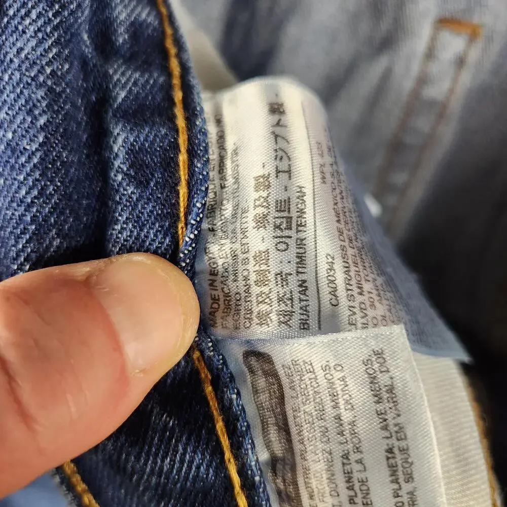 Levis measurements photos